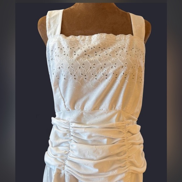 Dresses & Skirts - Eyelet White Sleeveless Tie Back Midi Dress Lined skirt SEE NOTE👇🏻